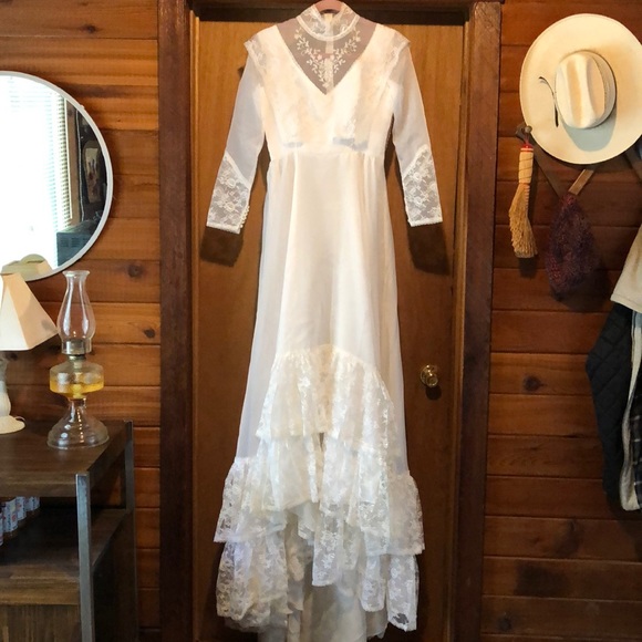 Wedding gown
